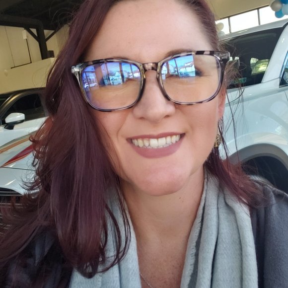 Meet your Posher, Kelly - Picture 3 of 9